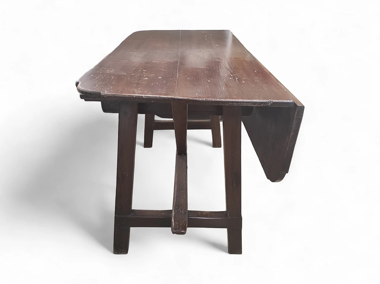 Extendable walnut table with drawers, 18th century 3