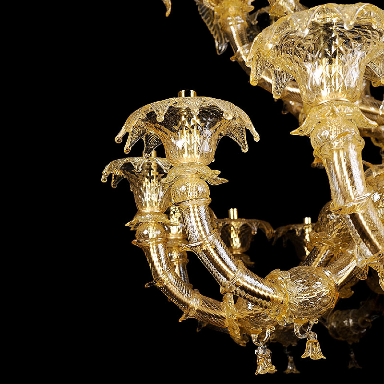 Rezzonico style chandelier in 24 karat gold leaf, 1920s 4