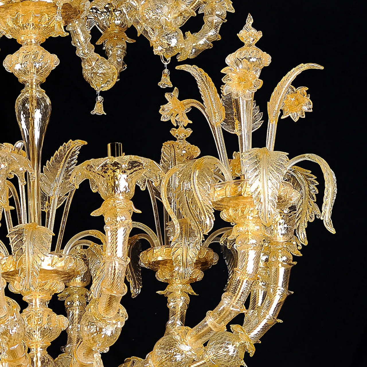 Rezzonico style chandelier in 24 karat gold leaf, 1920s 5