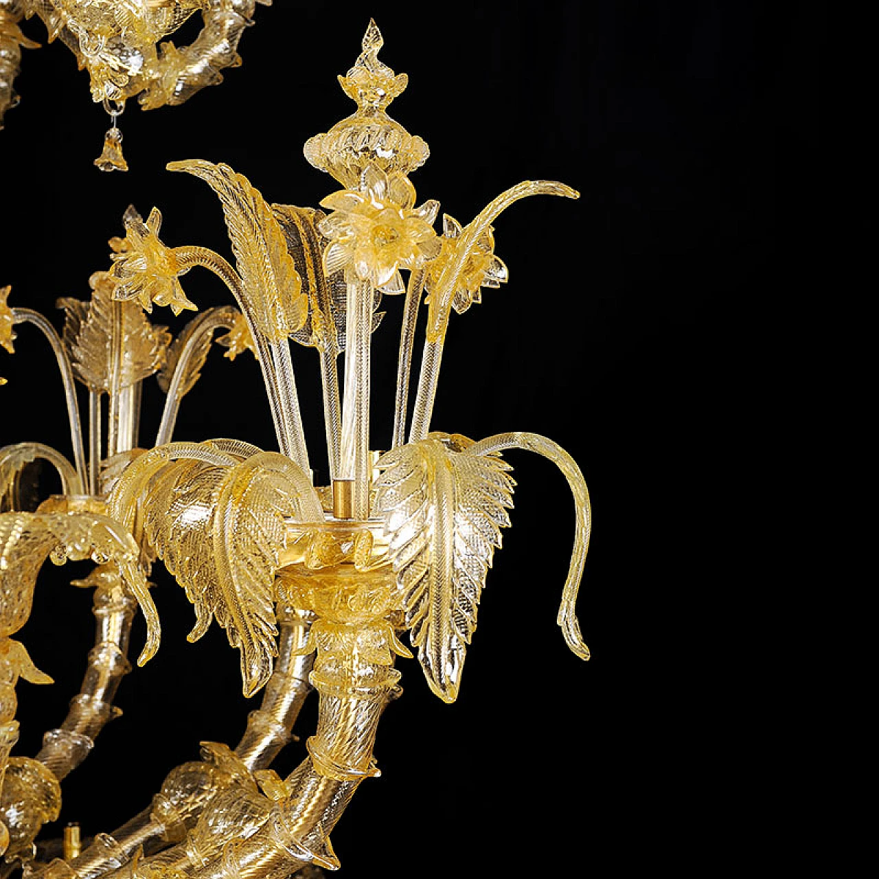 Rezzonico style chandelier in 24 karat gold leaf, 1920s 6