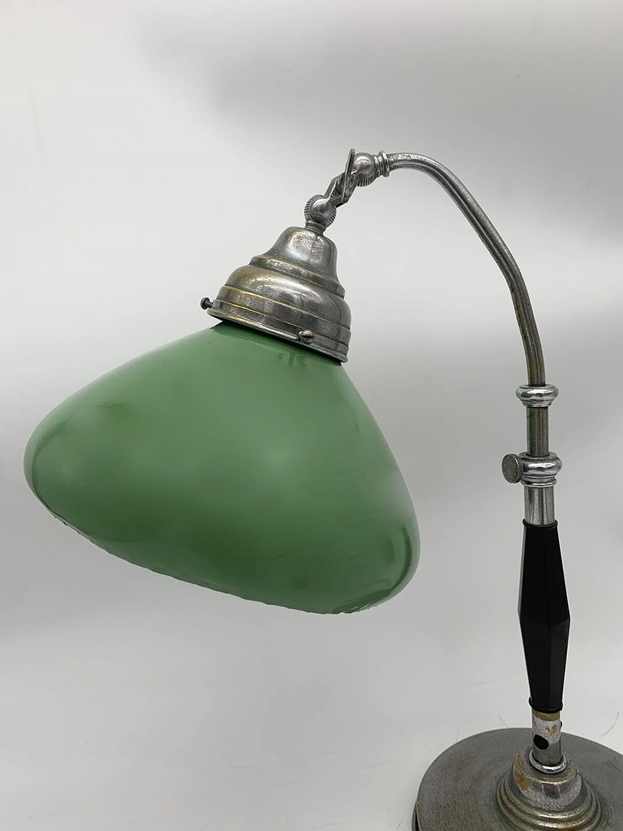 Green and chrome metal ministerial table lamp, 1940s 6