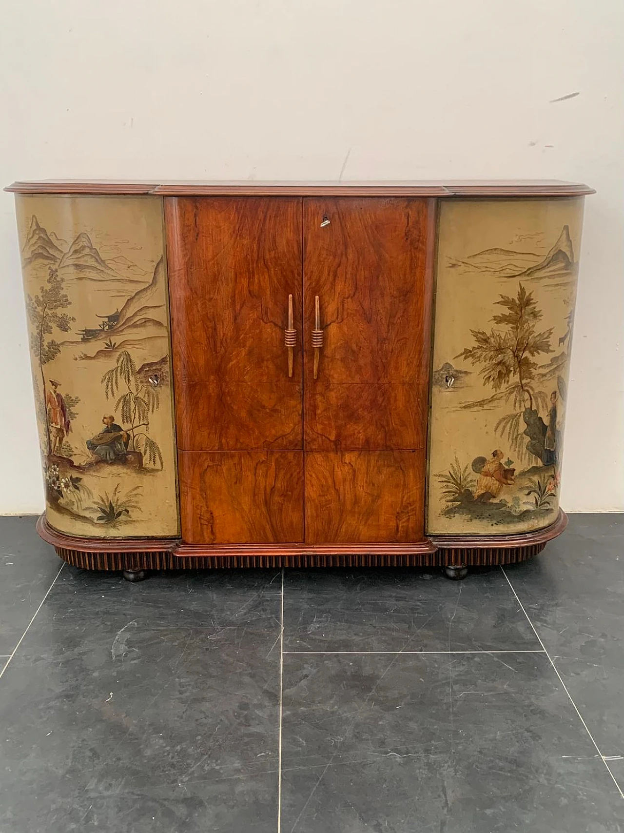 Art Déco bar cabinet in walnut feather & chinoiserie lacquer, 1920s 1