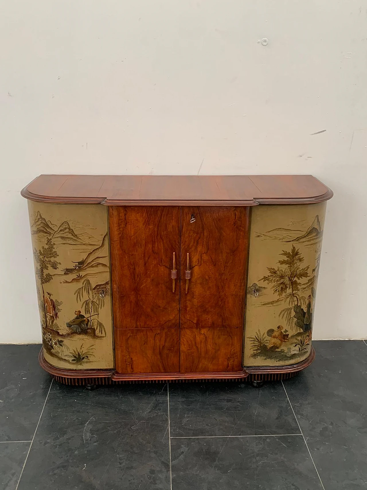 Art Déco bar cabinet in walnut feather & chinoiserie lacquer, 1920s 3