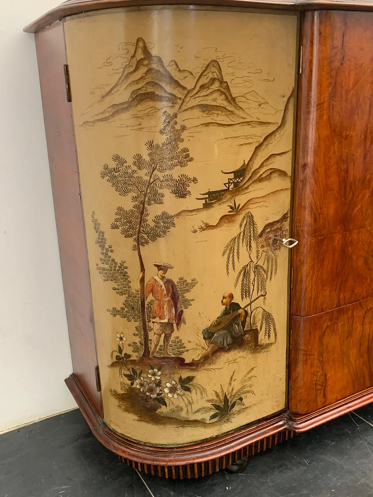 Art Déco bar cabinet in walnut feather & chinoiserie lacquer, 1920s 8