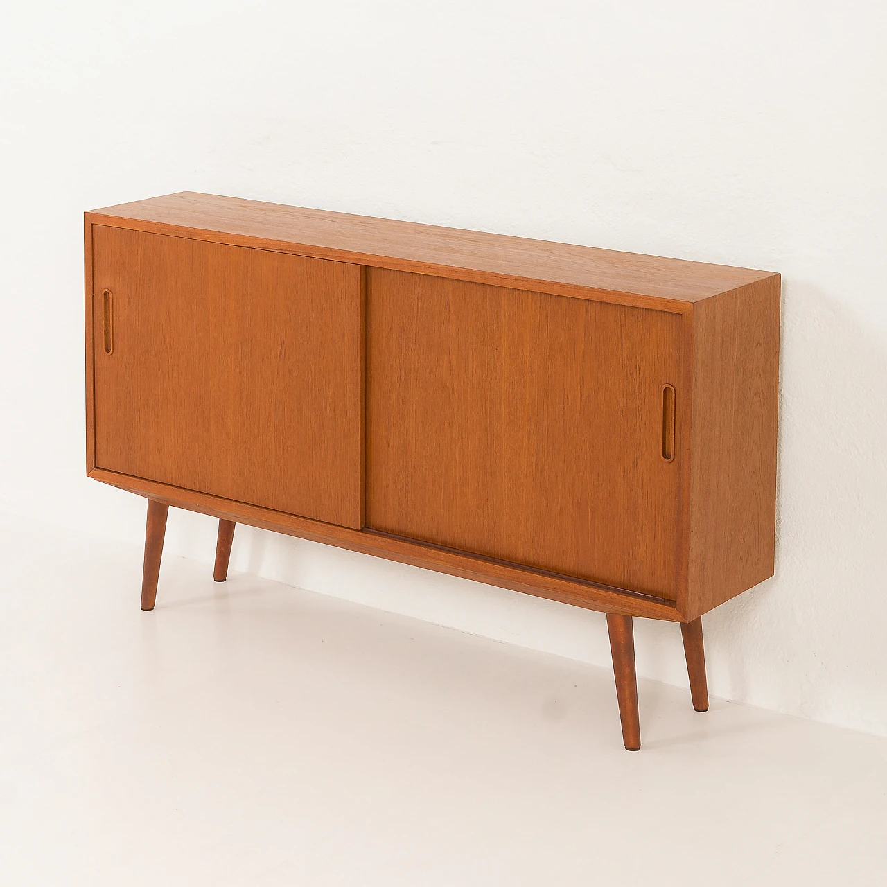 Teak sideboard by Hundevad, 1960s 1