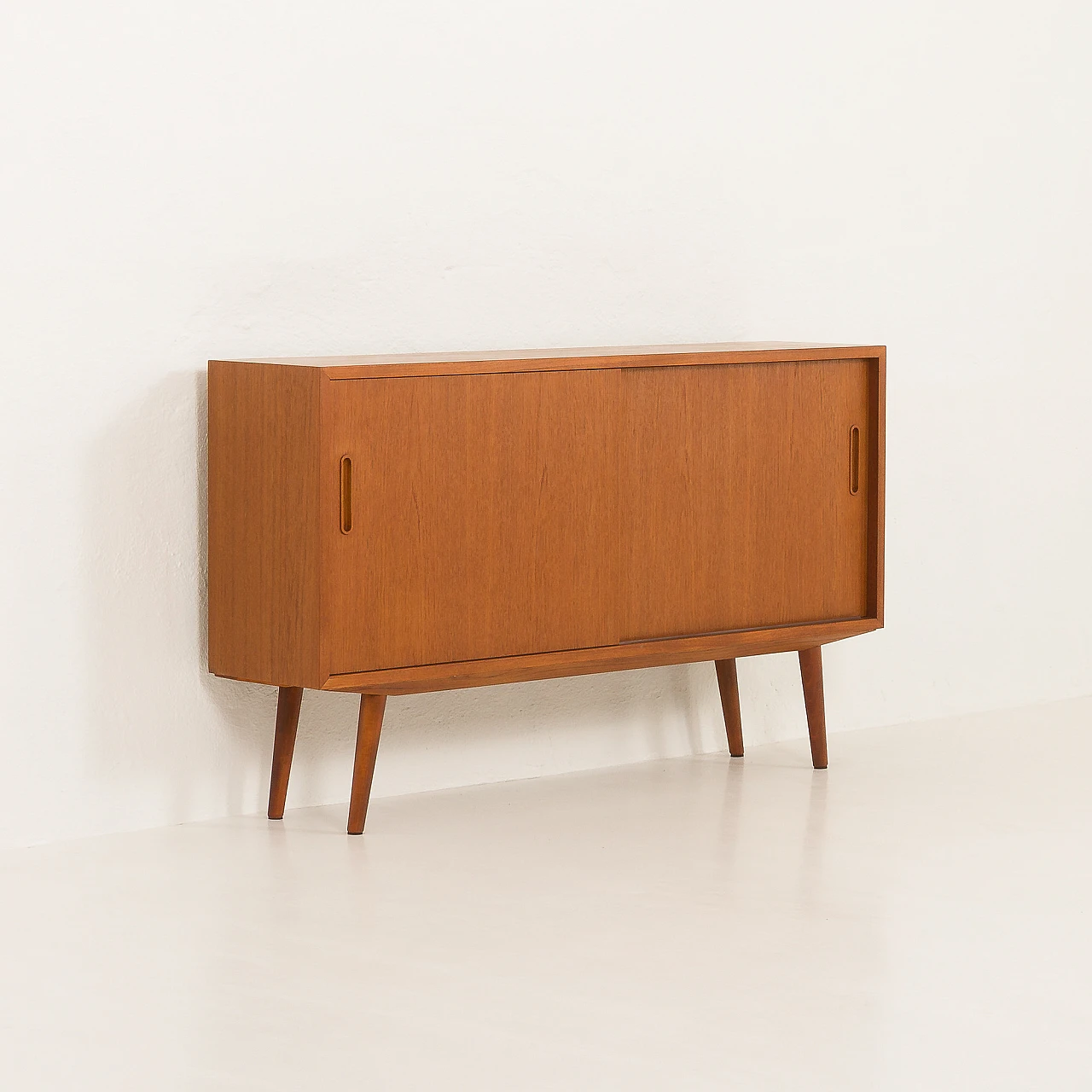 Teak sideboard by Hundevad, 1960s 6