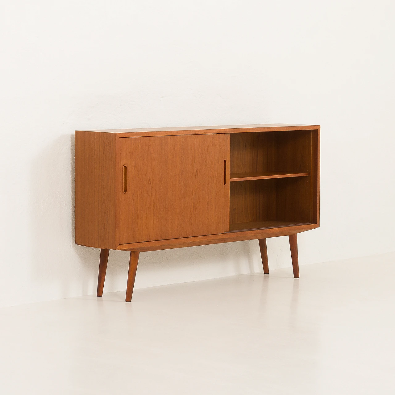 Teak sideboard by Hundevad, 1960s 8