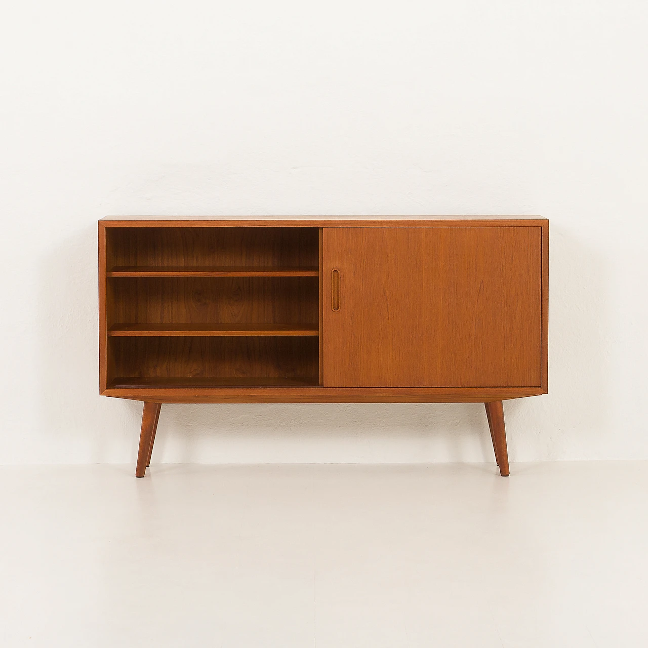 Teak sideboard by Hundevad, 1960s 10