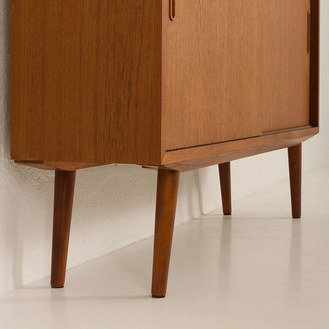 Teak sideboard by Hundevad, 1960s 15