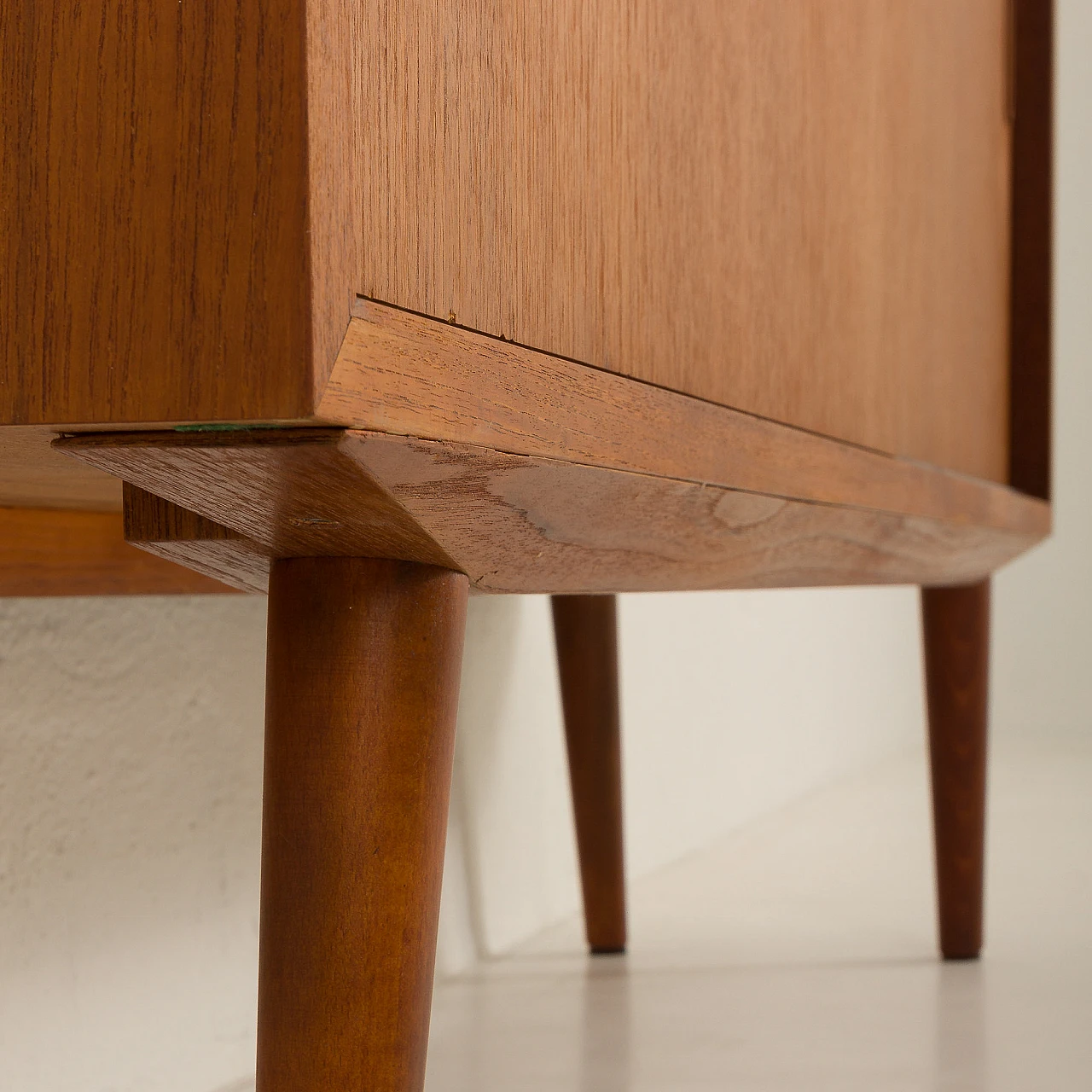 Teak sideboard by Hundevad, 1960s 16