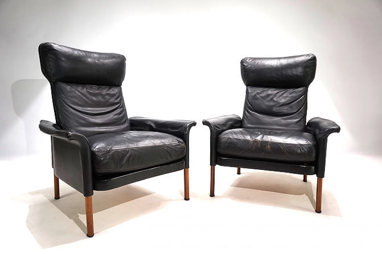 Pair of armchairs and pouf in wood and leather by Hans Olsen, 1960s 6