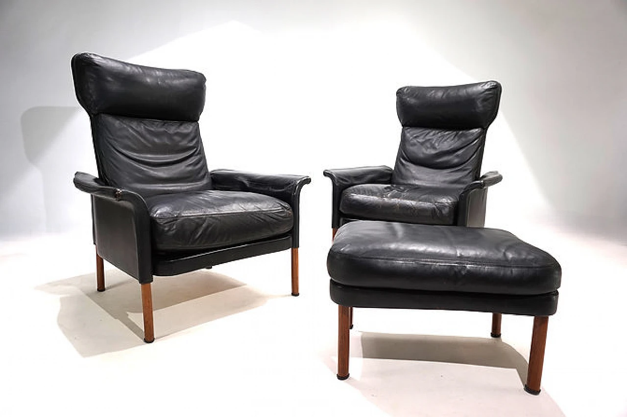 Pair of armchairs and pouf in wood and leather by Hans Olsen, 1960s 8