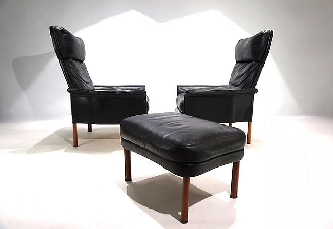 Pair of armchairs and pouf in wood and leather by Hans Olsen, 1960s 15