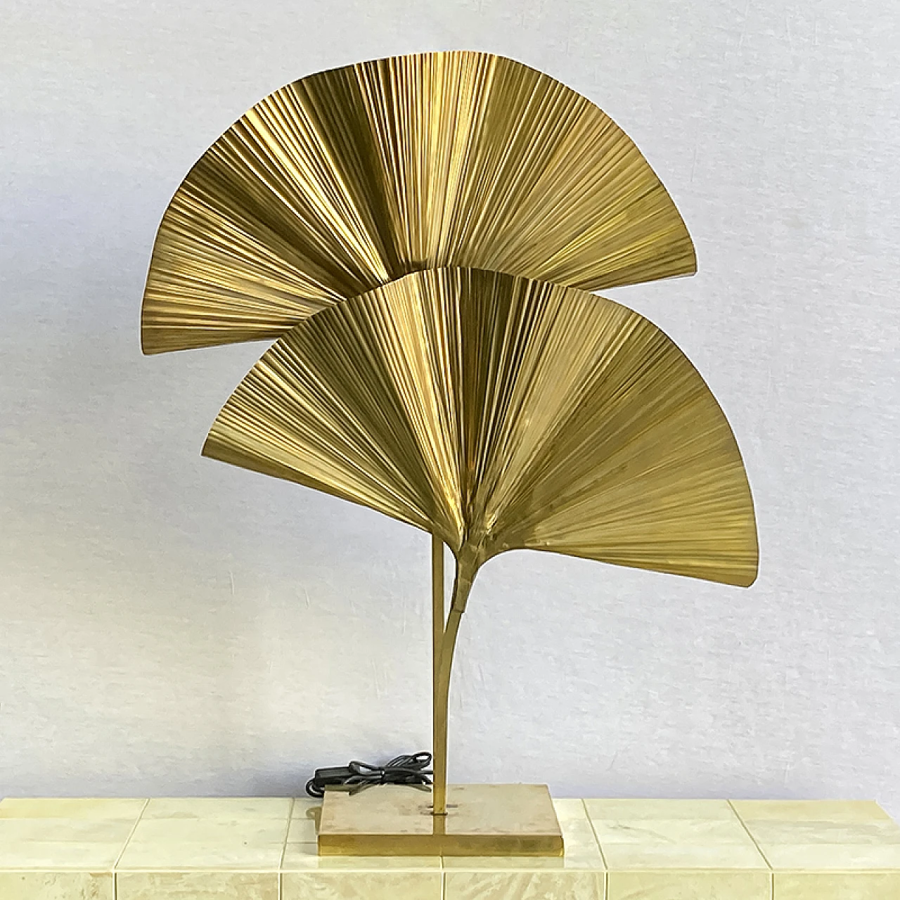 Brass table lamp with two adjsutable ginko leaves-shaped lights 2