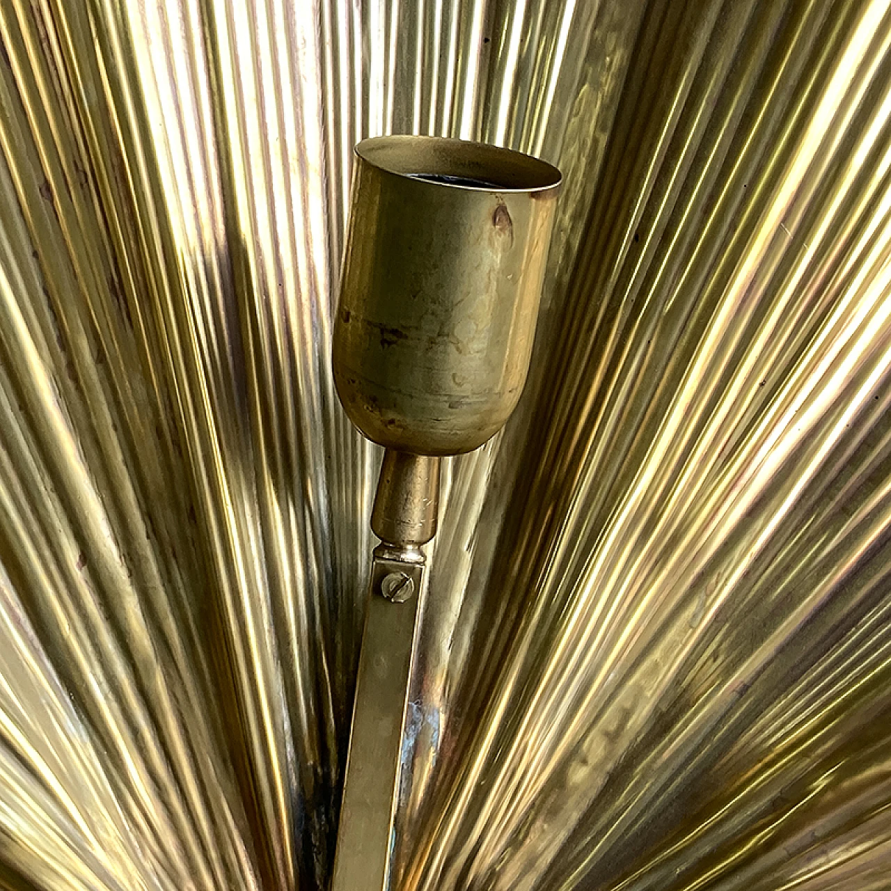 Brass table lamp with two adjsutable ginko leaves-shaped lights 8