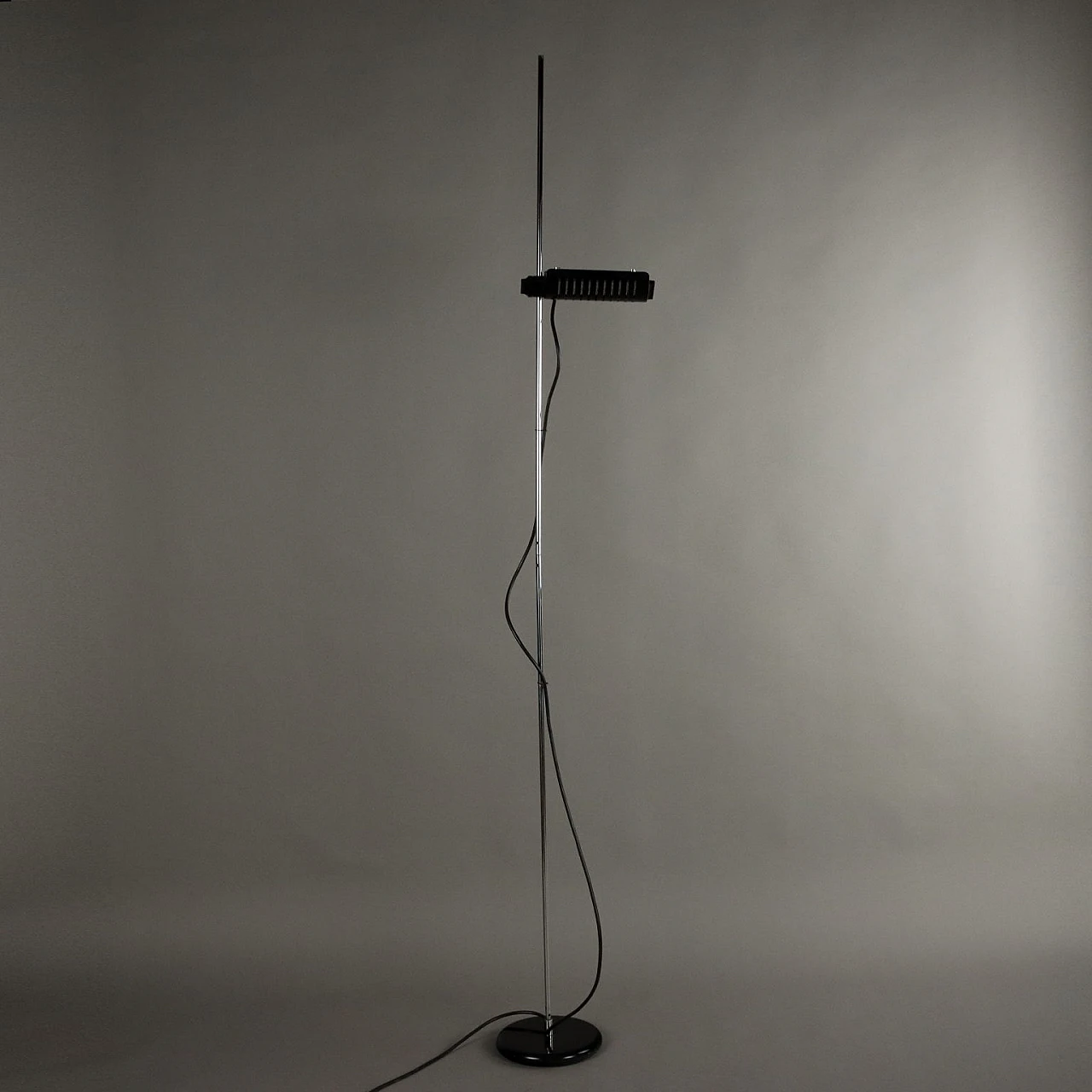 Floor lamp 626 in metal by Joe Colombo for Oluce, 1970s 6