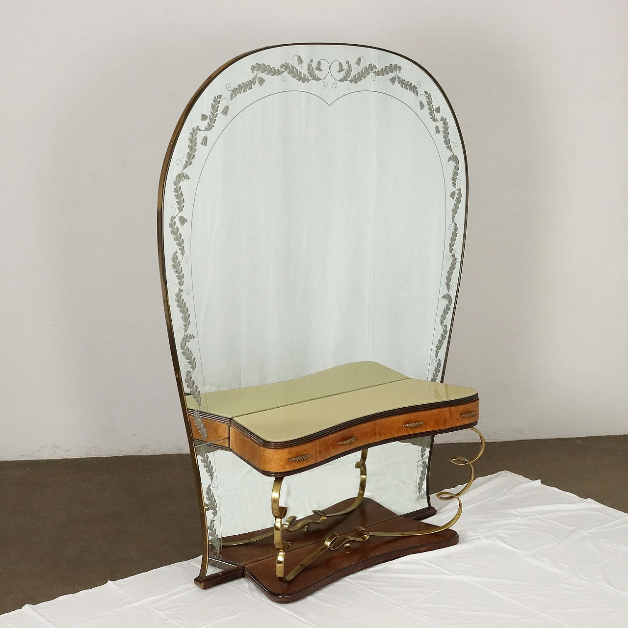 Vanity table in brass and briar veneer with mirror, 1930s 2