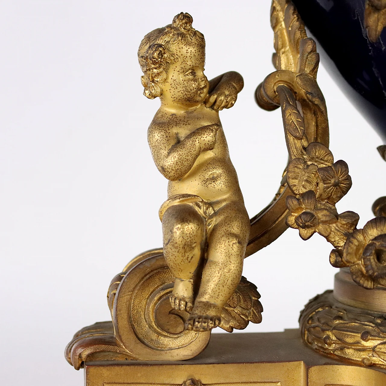 Triptych clock & candlesticks in blue porcelain & bronze, 19th century 6