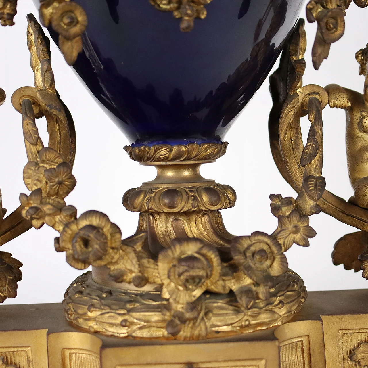 Triptych clock & candlesticks in blue porcelain & bronze, 19th century 7