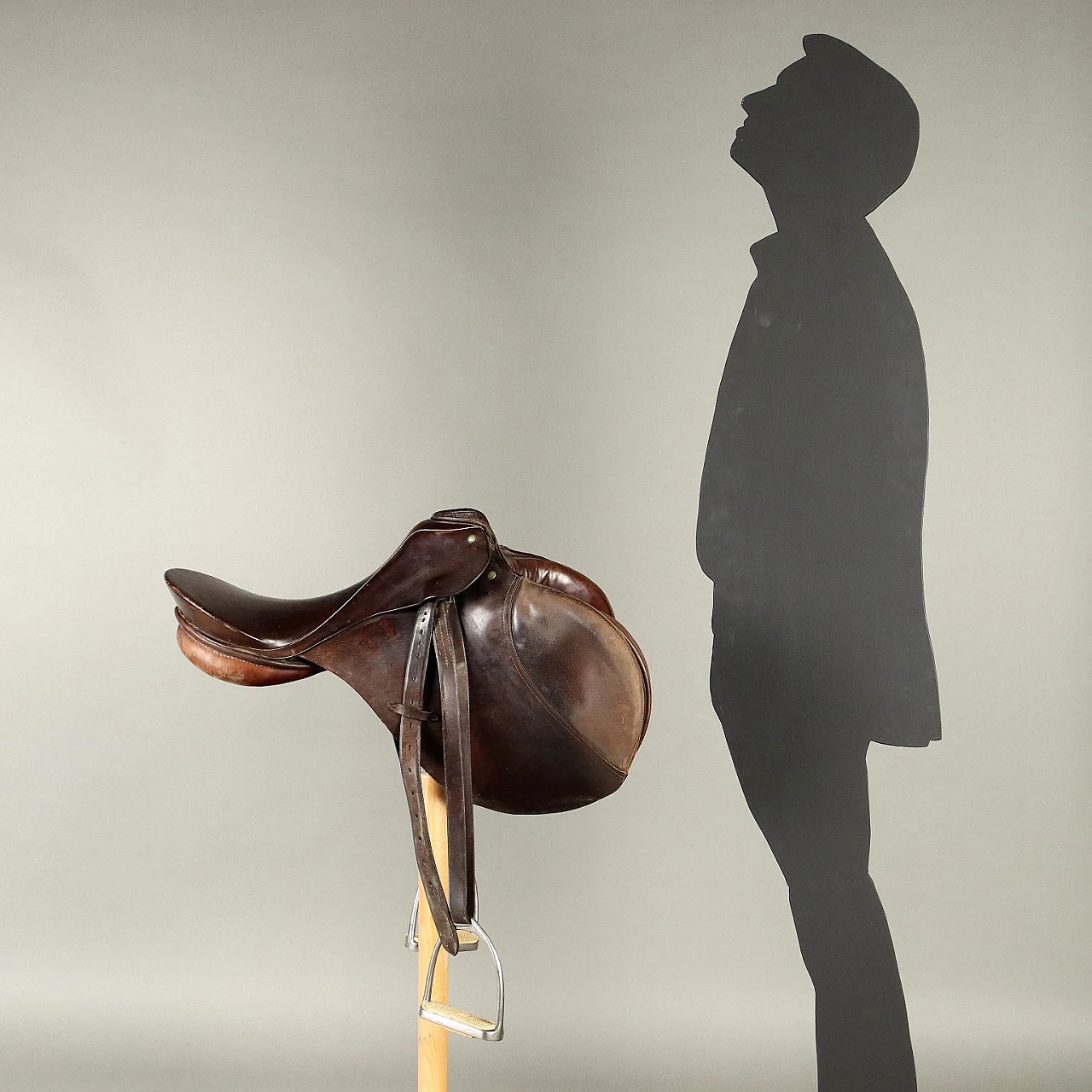 Riding saddle in leather by G. Passier & Sohn Hannover | intOndo