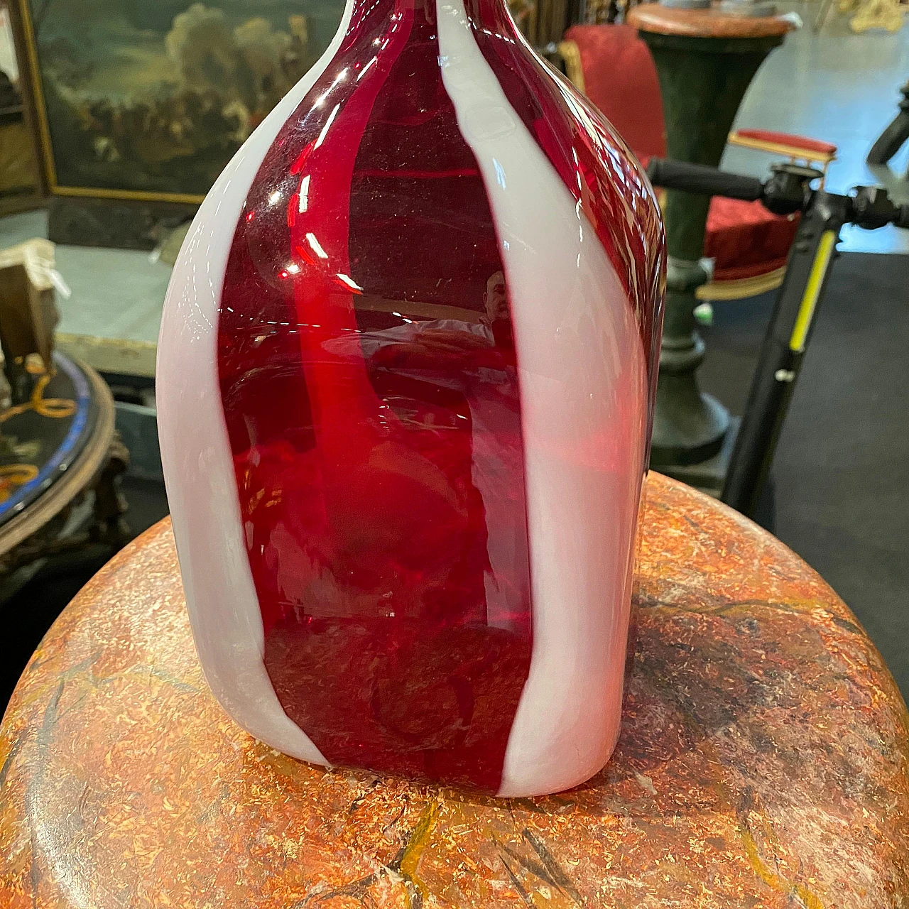 Vaso in vetro di Murano rosso e bianco di Carlo Moretti, anni '80 7