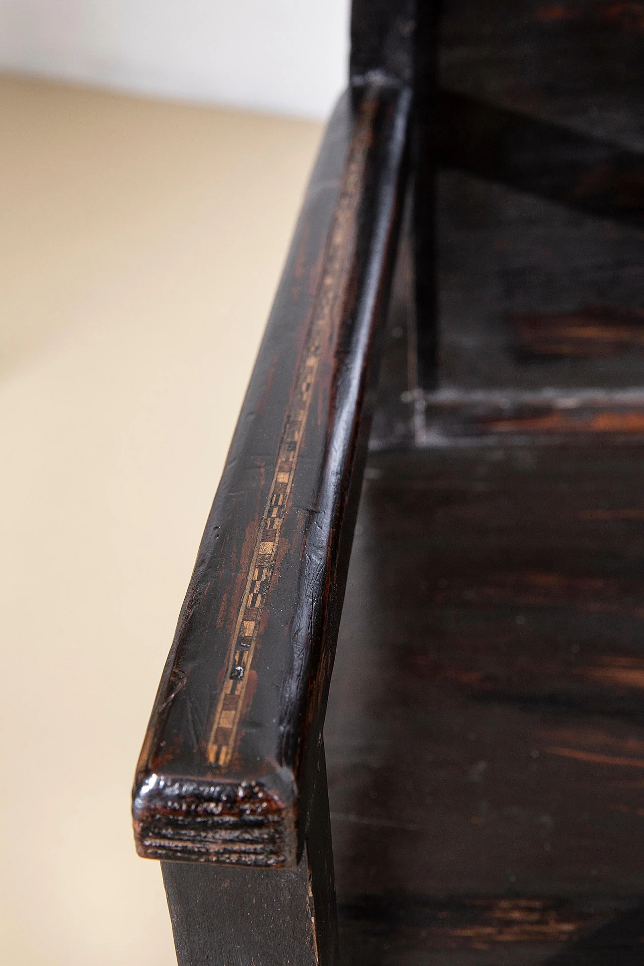 Pair of ebonised larch armchairs with hexagonal carvings, 1920s 3