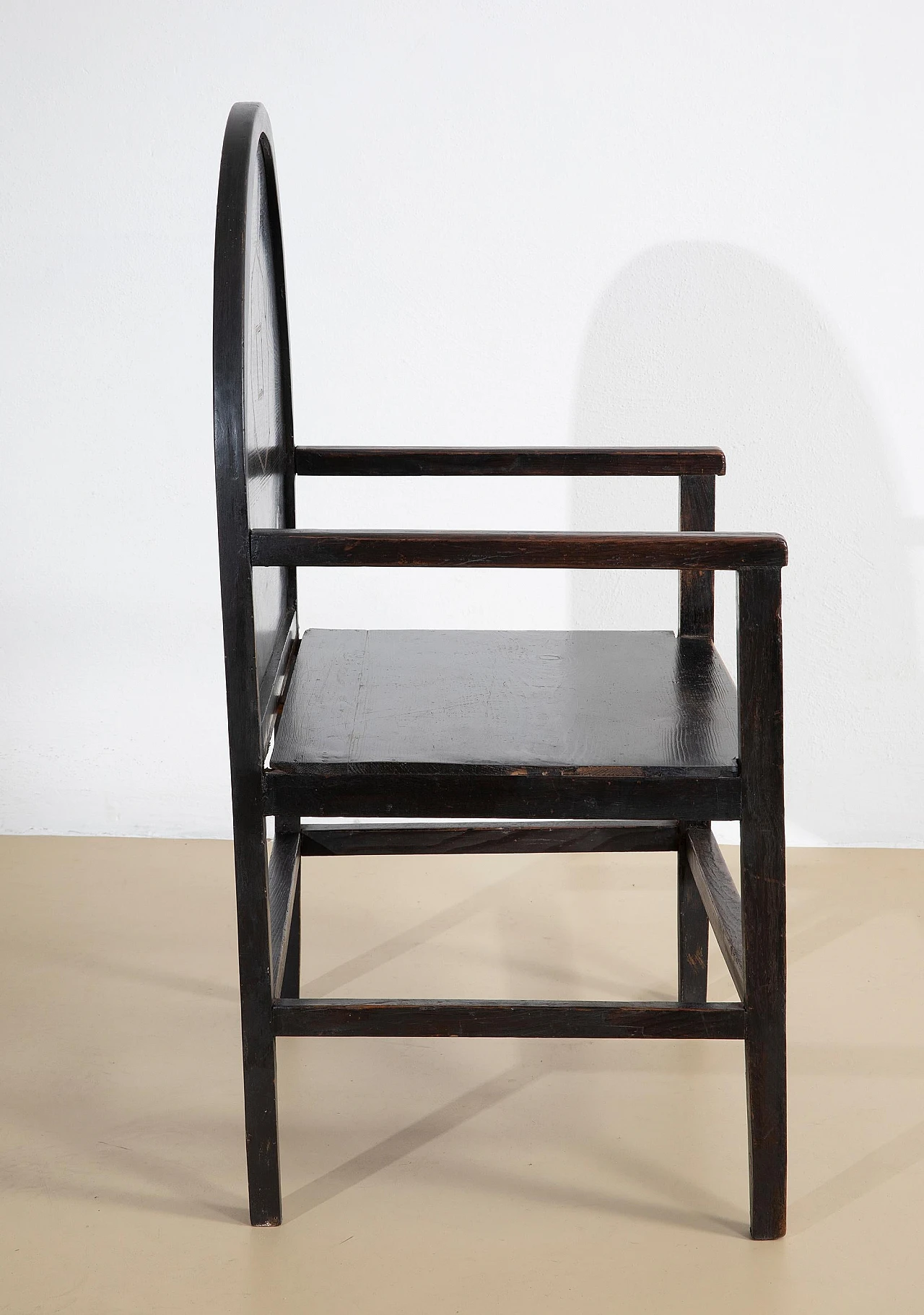 Pair of ebonised larch armchairs with hexagonal carvings, 1920s 7