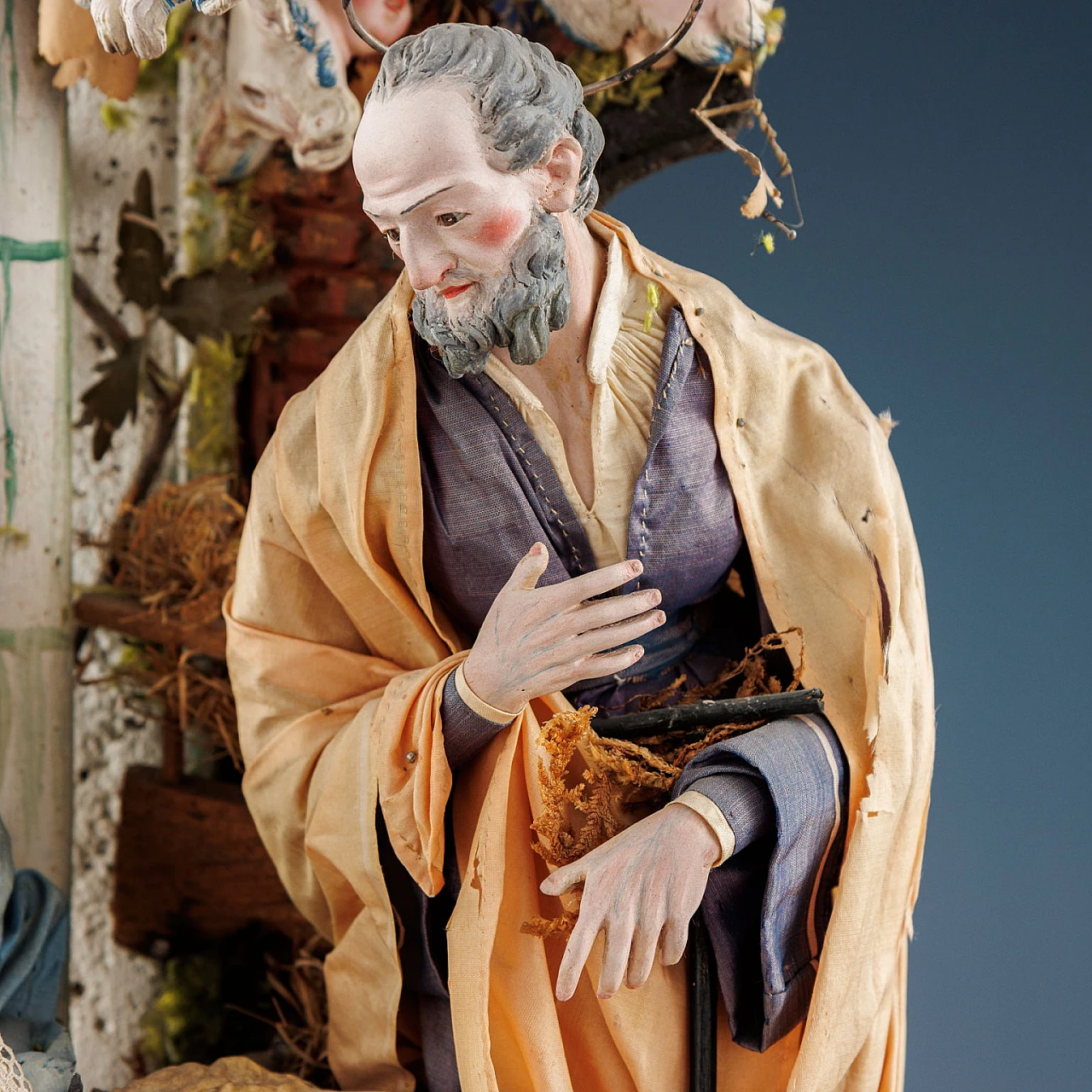 Presepe in teca Sacra Famiglia con bue ed asinello in legno e ceramica 3