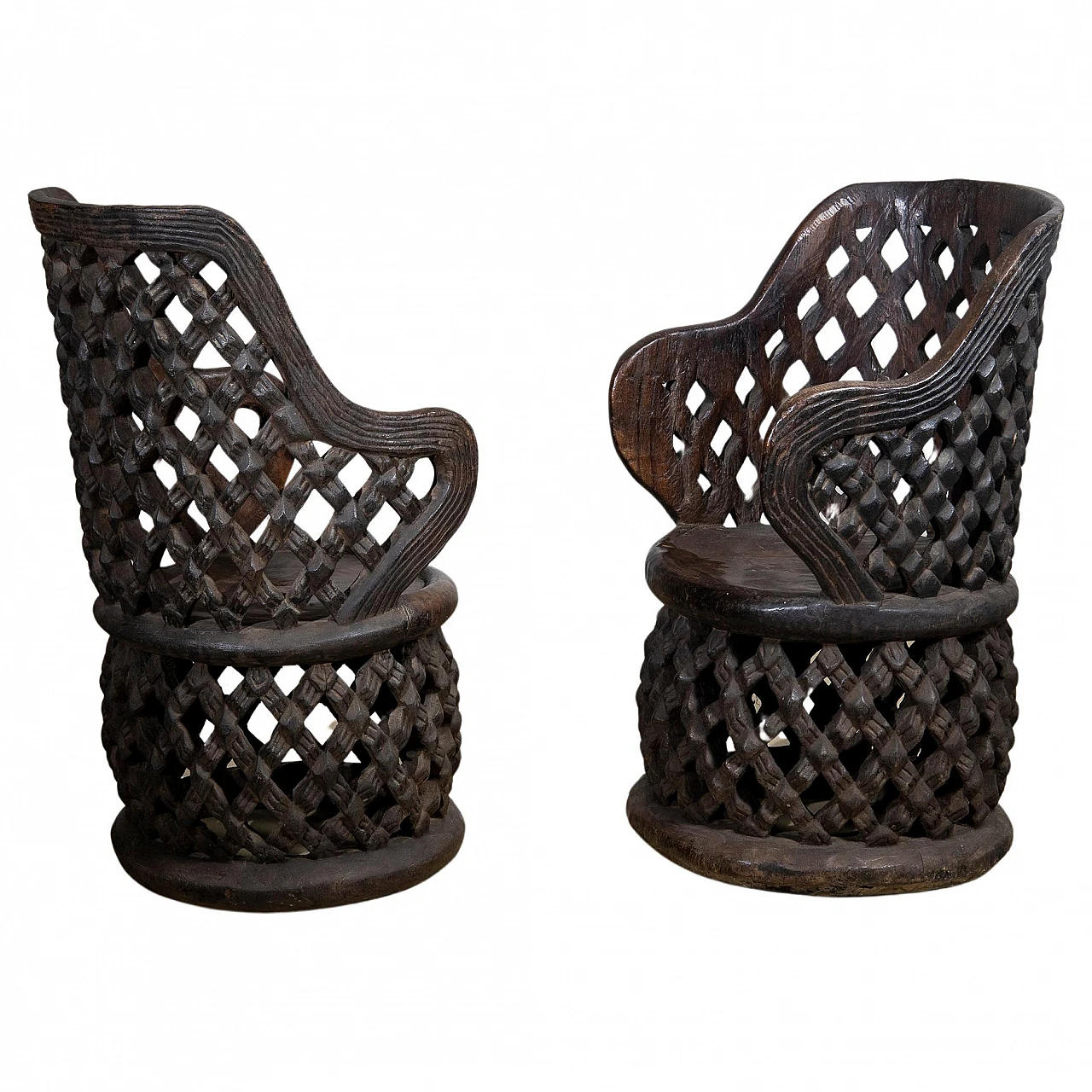 Pair of African carved wooden thrones of the Bamileké, 1980s 1