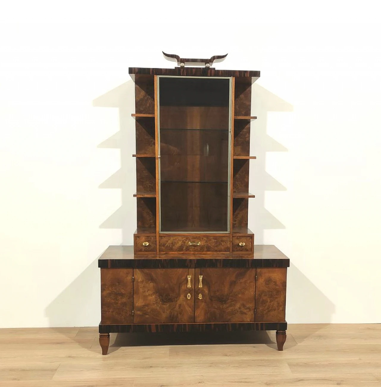 Walnut display cabinet attributed to Gio Ponti, 1940s 3