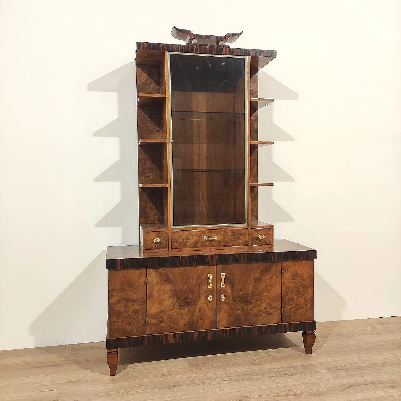 Walnut display cabinet attributed to Gio Ponti, 1940s 4