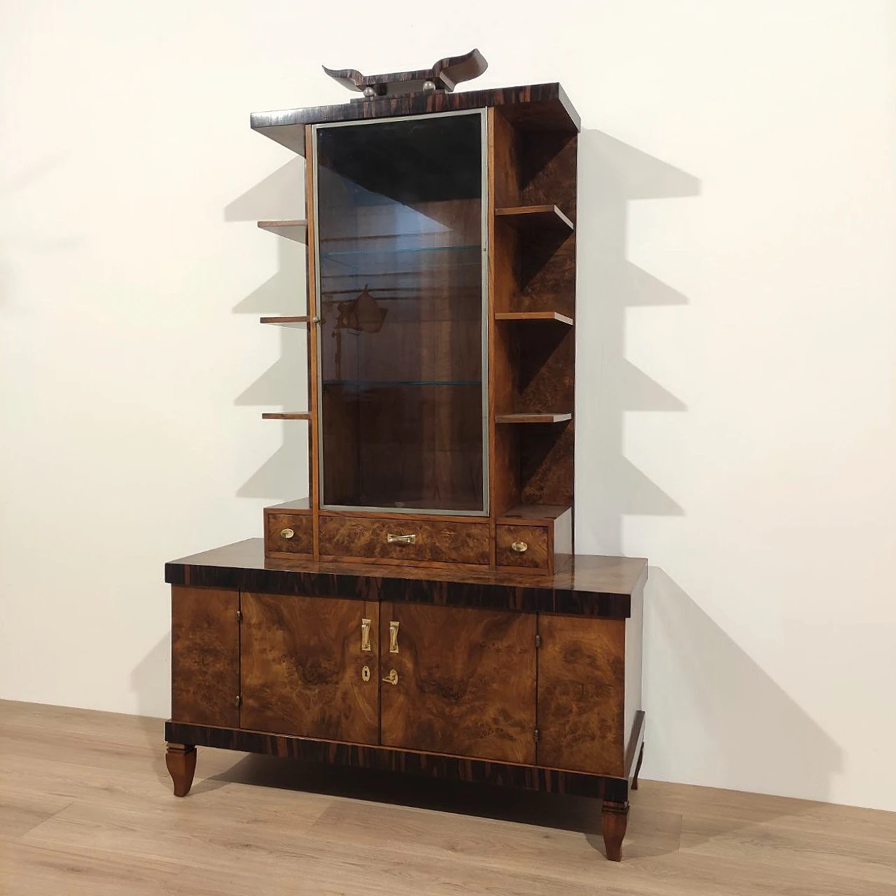 Walnut display cabinet attributed to Gio Ponti, 1940s 5