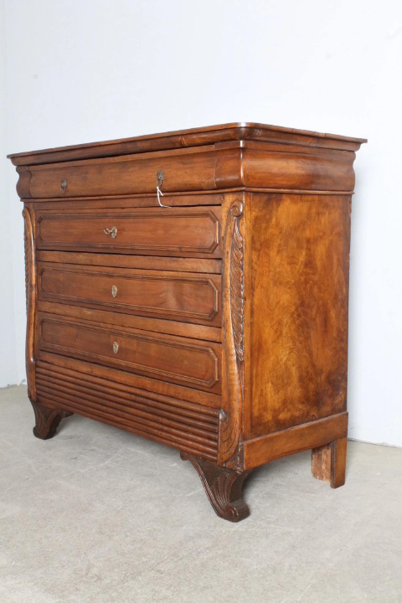 Piedmontese Charles X walnut commode, early 19th century 1