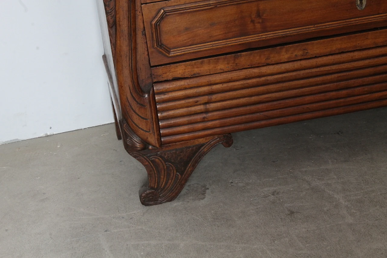 Piedmontese Charles X walnut commode, early 19th century 4