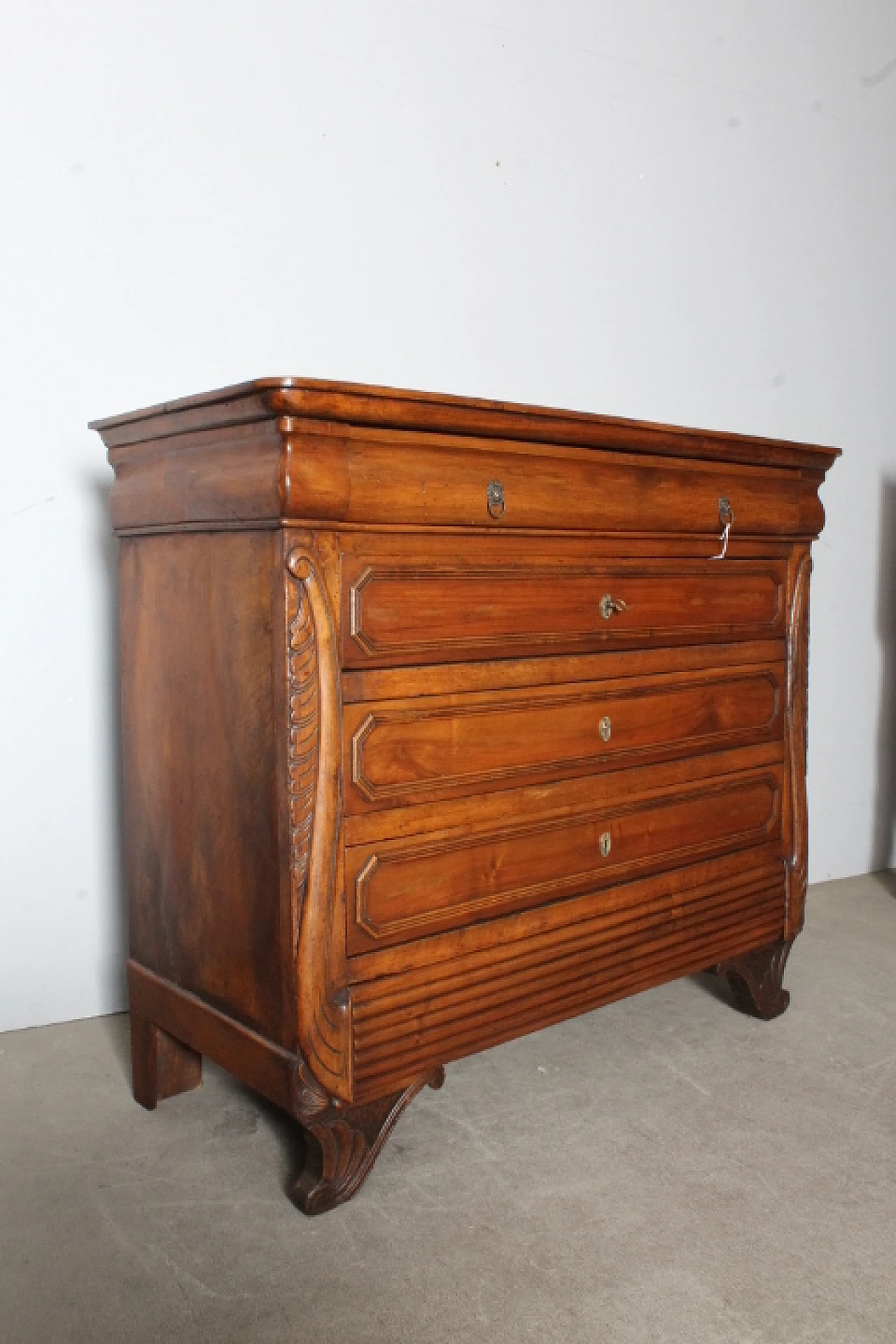 Piedmontese Charles X walnut commode, early 19th century 8