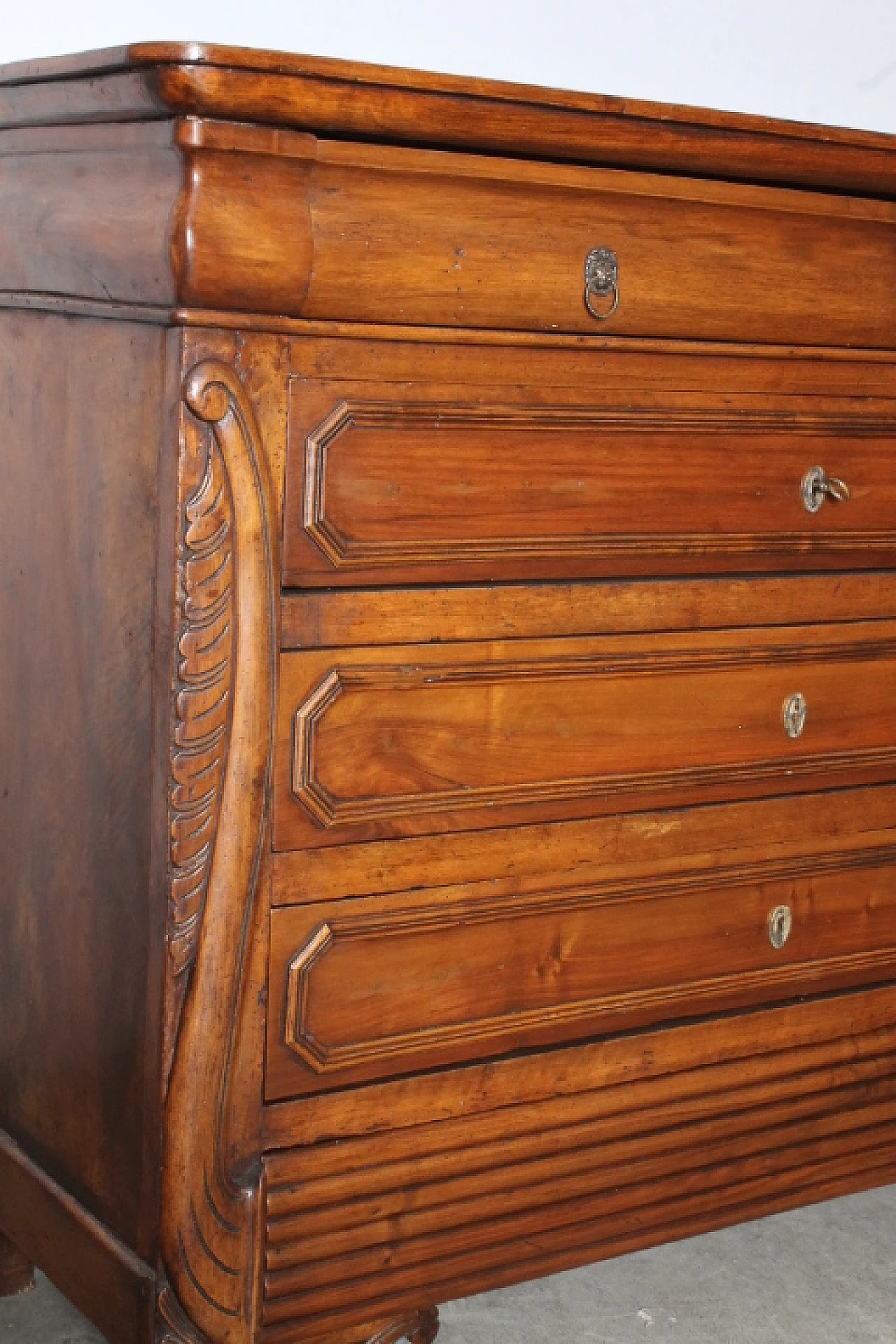 Piedmontese Charles X walnut commode, early 19th century 9