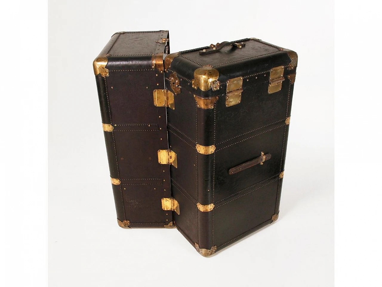 Wood, leather and metal travel trunk, 1940s 9