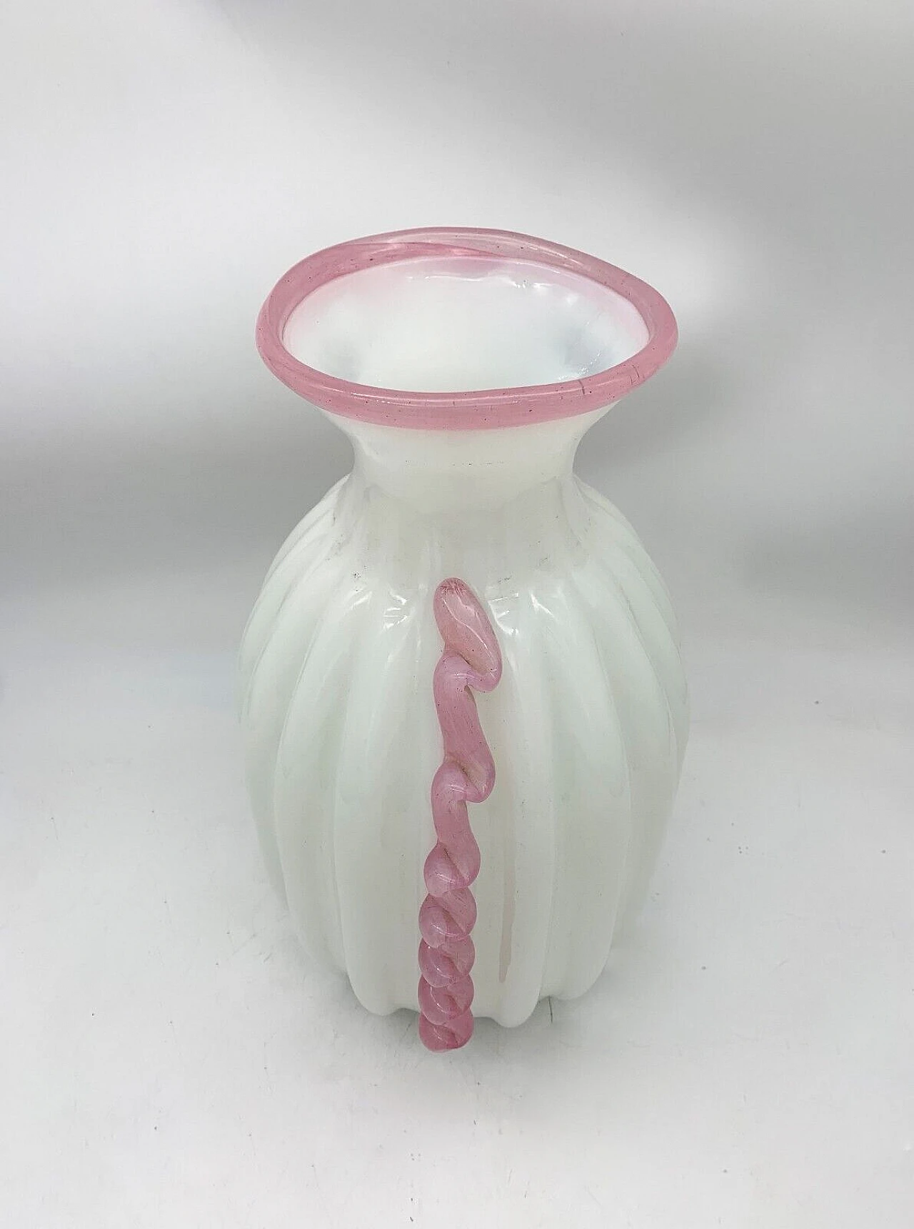 White and pink Murano glass vase attributed to Barovier, 1940s 3