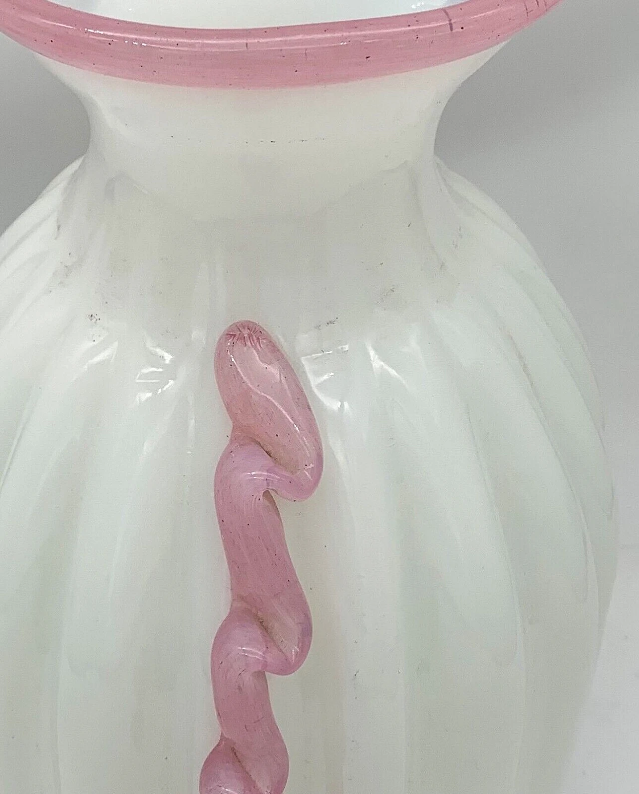 White and pink Murano glass vase attributed to Barovier, 1940s 5