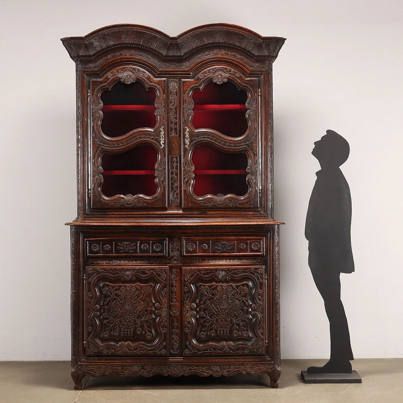 Credenza bipartita in noce intagliato di J. Baptiste Depouez, '700 2