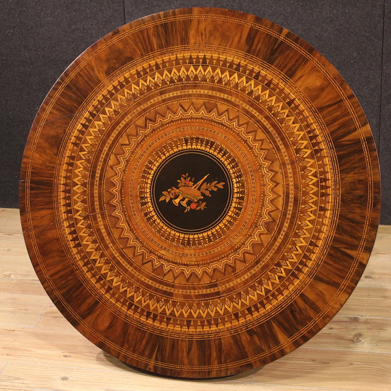 Sorrento table in wood inlaid with geometric patterns & floral motifs 2