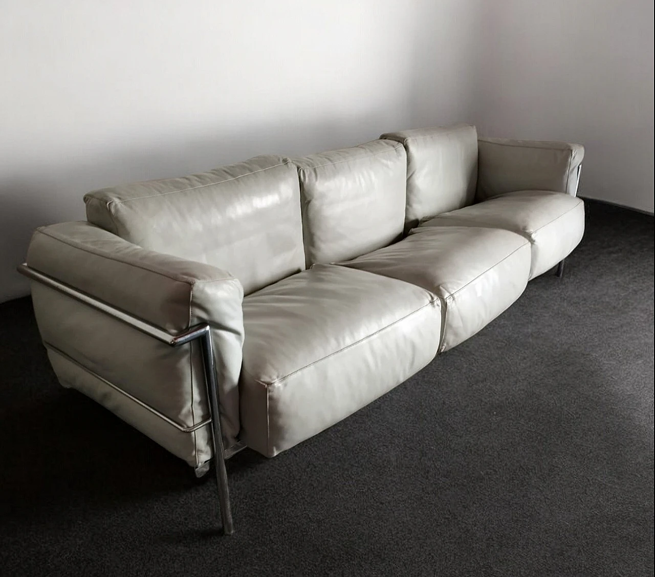 LC3 sofa in gray leather & steel by Le Corbusier for Alivar, 1980s 1