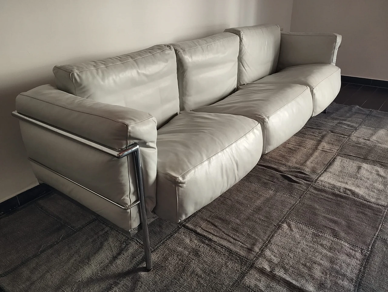 LC3 sofa in gray leather & steel by Le Corbusier for Alivar, 1980s 3