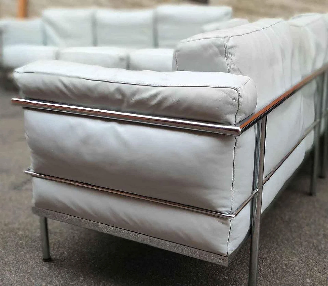 LC3 sofa in gray leather & steel by Le Corbusier for Alivar, 1980s 15