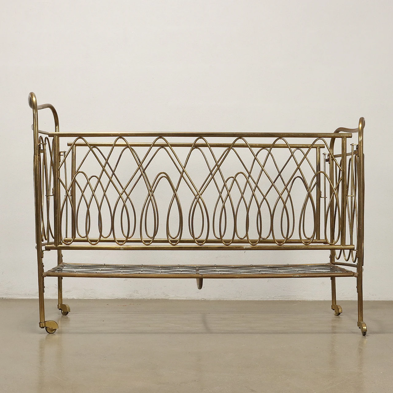 Children's bed in brass, 1950s 4