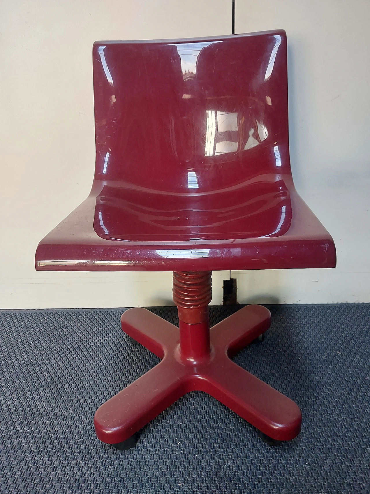 Burgundy ABS chair by Ettore Sottsass for Olivetti Sythesis, 1970s 1