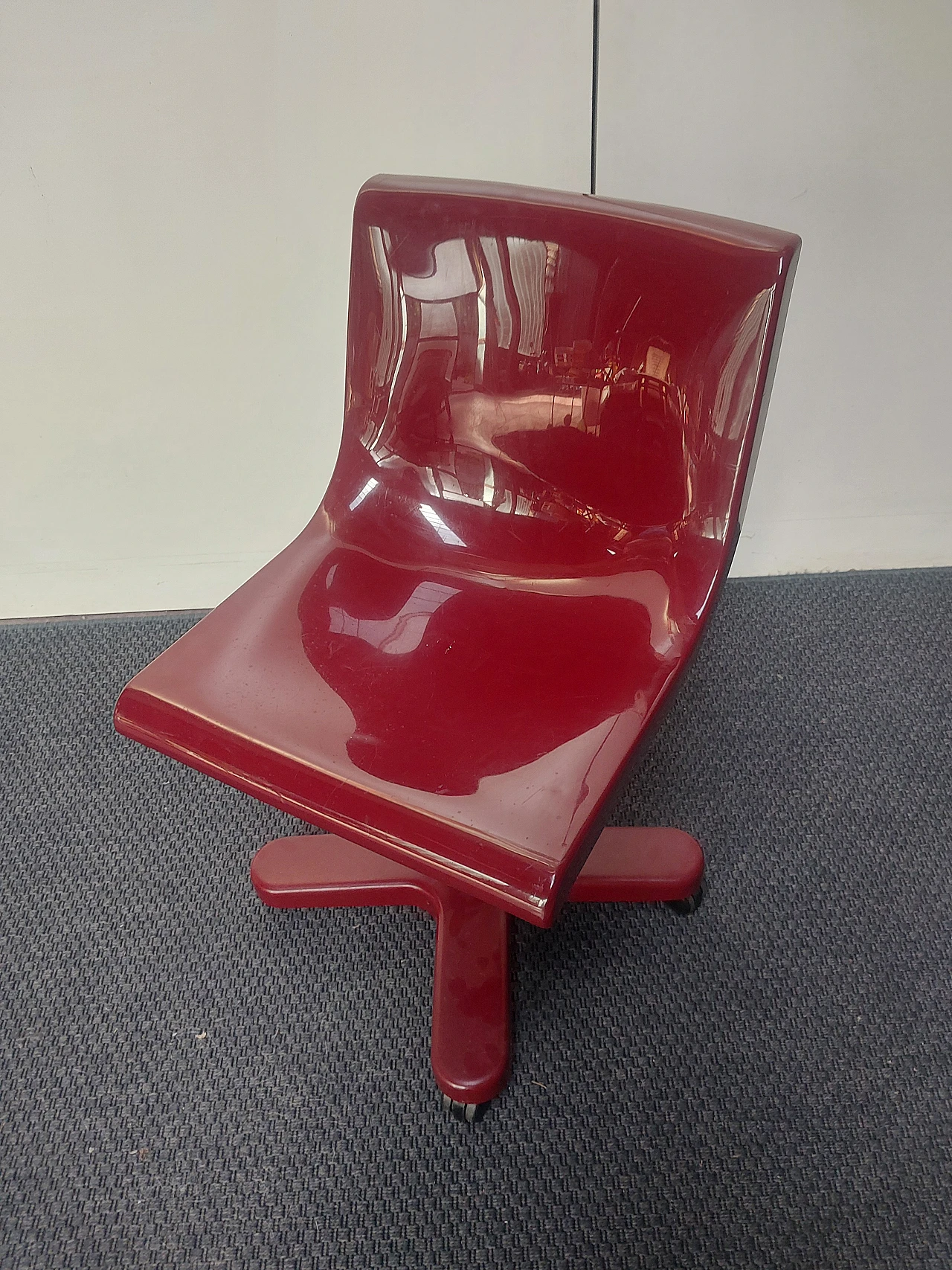 Burgundy ABS chair by Ettore Sottsass for Olivetti Sythesis, 1970s 12