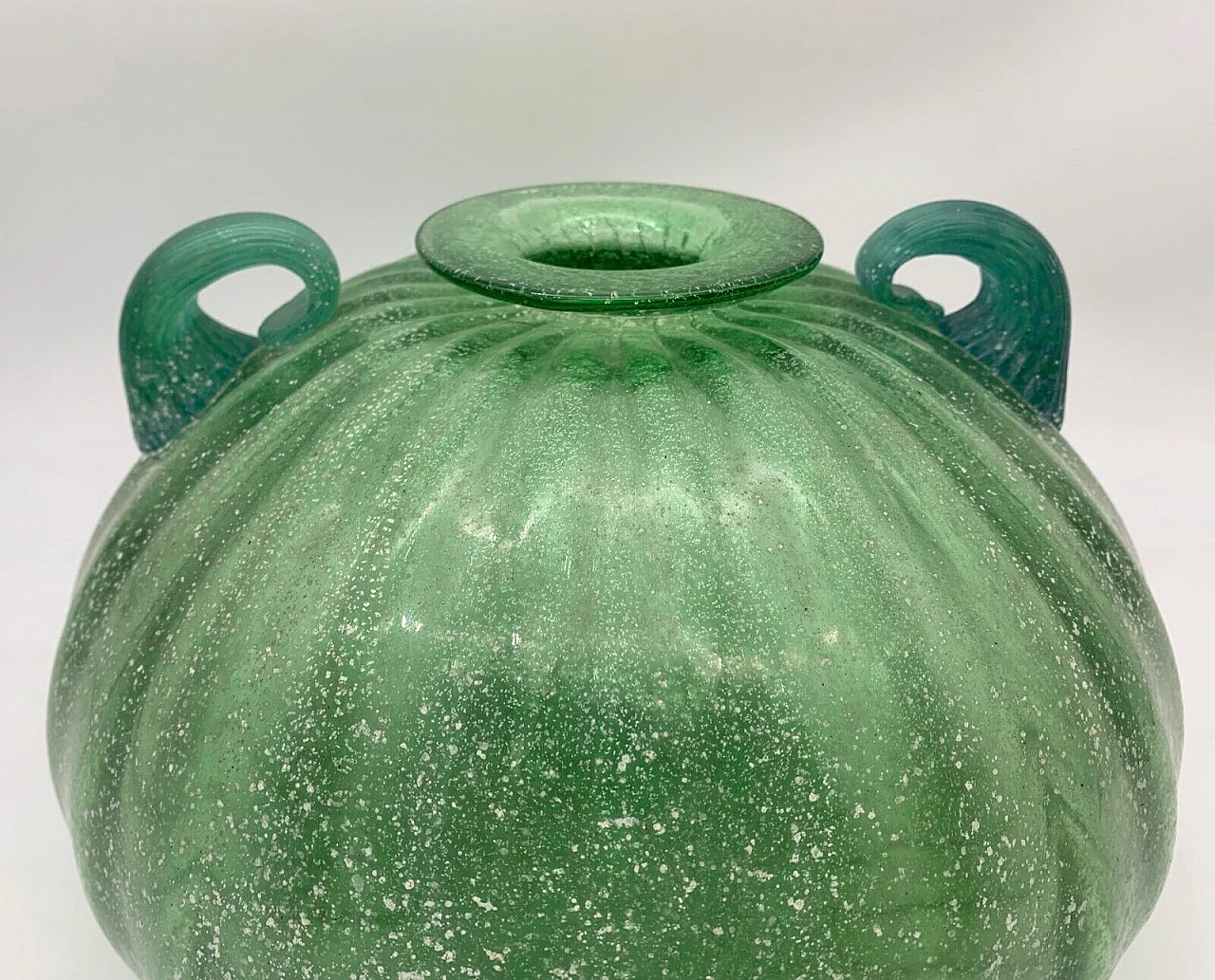 Green scavo Murano glass vase attributed to Seguso, 1980s 3