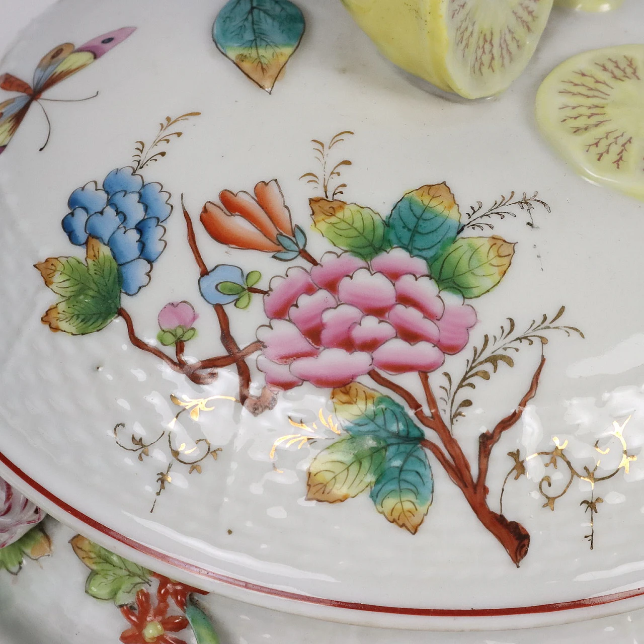 Queen Victoria tableware in porcelain by Herend 5