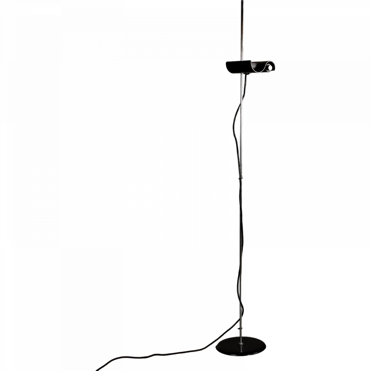 DIM floor lamp in metal & aluminium by V. Magistretti for Oluce, 1970s 6